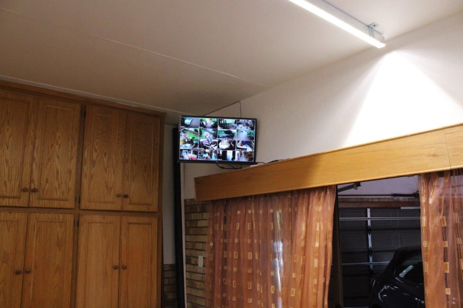 6 Bedroom Property for Sale in Van Der Hoff Park North West